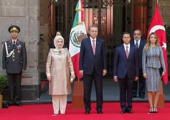 Erdoğan Meksika'da törenle karşılandı