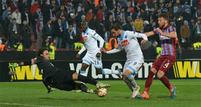 Napoli- Trabzonspor maçı saat kaçta, hangi kanalda?