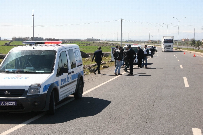 Diyarbakır’da polis aracı takla attı, 2 polis yaralandı