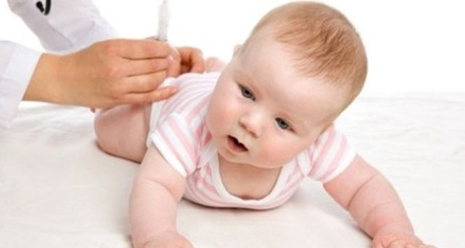Bebeklerde kusmuk boğulmasını güvenli yatış ile önleyin