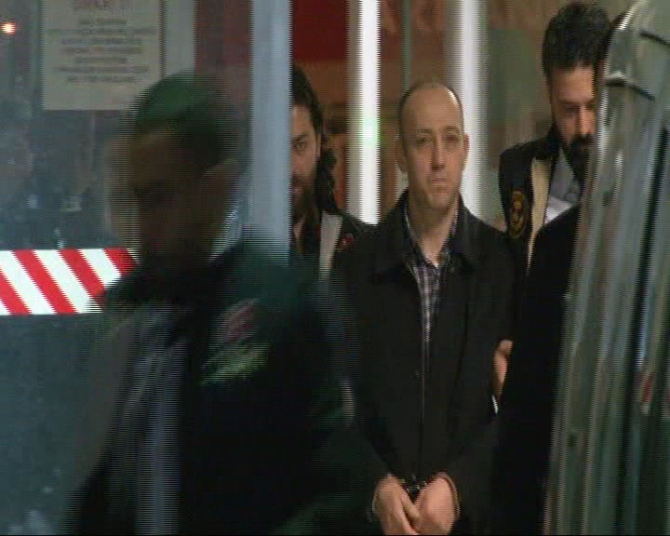 Romanya’da yakalanan eski polisler İstanbul’a getirildi