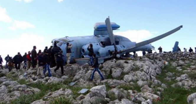 Esed helikopteri düştü: Ekip esir alındı