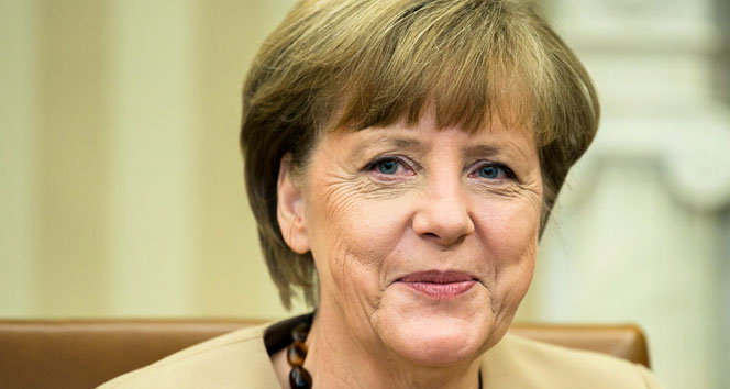 Merkel: ‘Hedefimiz Yunanistan’ı Euro bölgesinde tutmak’