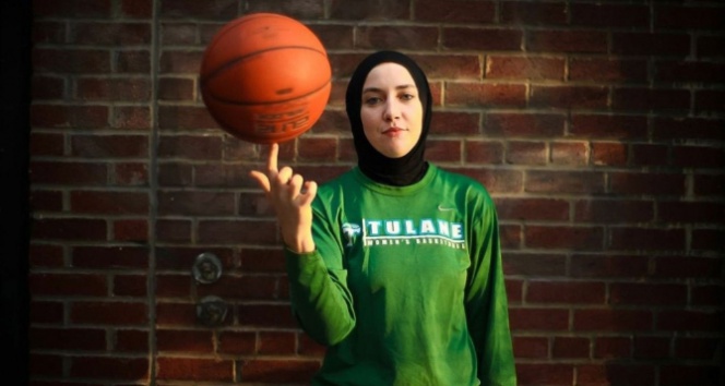 Başörtüsü yasağına karşı mücadele eden basketbolcu Türkiye’de