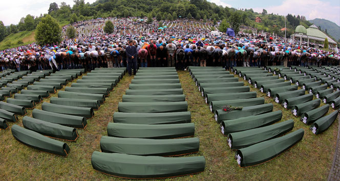 Srebrenitsa katliamıyla ilgili 7 kişi tutuklandı