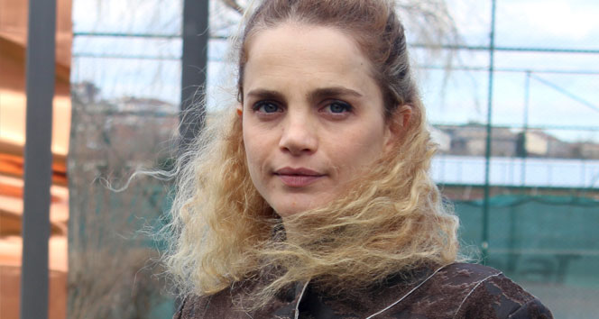 Tuğçe Kazaz&#039;dan ilginç Atatürk-AK Parti-CHP ilişkisi