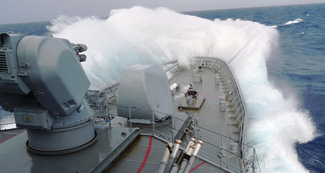 İran, Aden Körfezi'ne savaş gemisi gönderdi