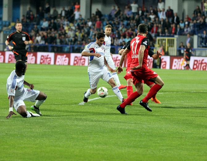 Karabük’te 4 golle puanlar paylaşıldı