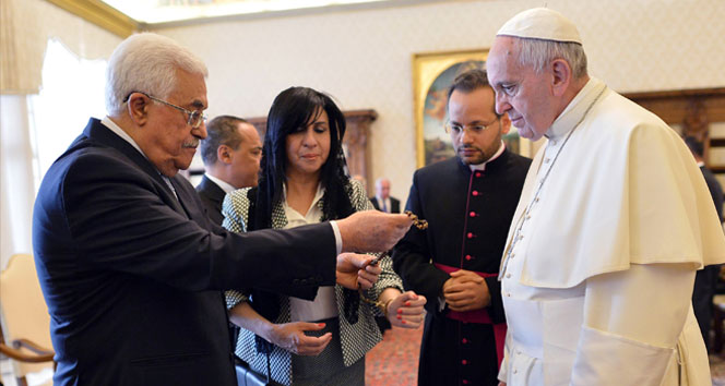 Papa, Filistin Devlet Başkanı Abbas’la görüştü