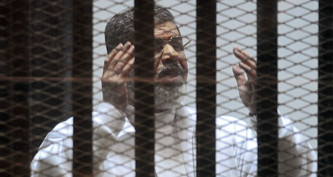 Darbeciler Mursi'nin idam cezasını da onayladı