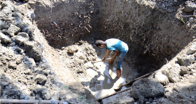 Neyzen Tevfik’in evinin bahçesinde arkeoloji çalışması