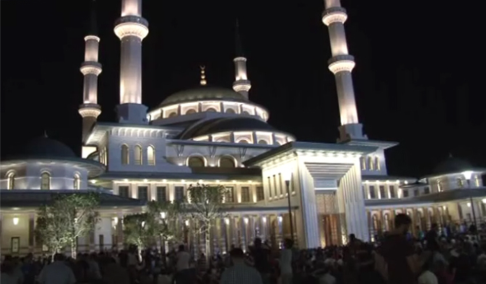 Başkent'te Kadir Gecesi, akın akın Millet Camii’ne!