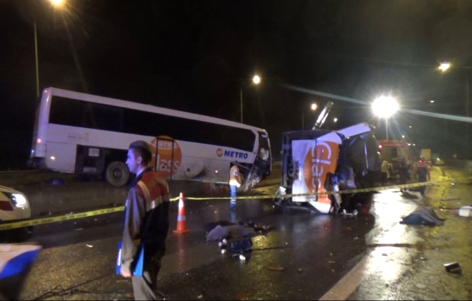 Bolu’da yolcu otobüsü devrildi: 6 ölü, 35 yaralı