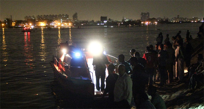 Nil Nehri'nde iki gemi çarpıştı: 15 ölü