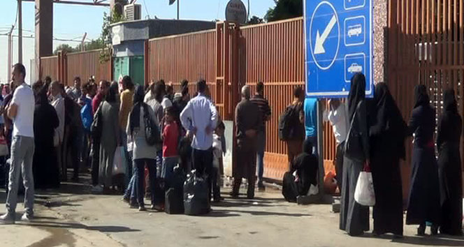 Sınırda Suriyelilerin dönüş yoğunluğu!
