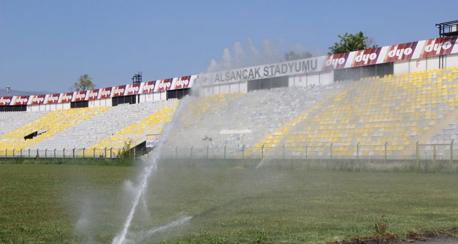 Tarihi Alsancak Stadı kendi haline terk edildi