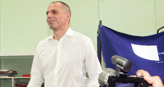 Referandum sözü! Yunanistan Maliye Bakanı Varoufakis istifa etti