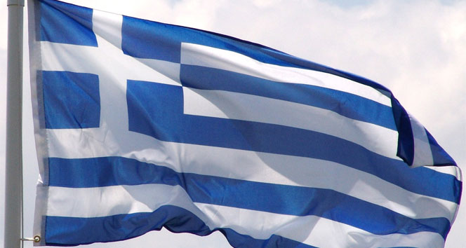 Yunanistan’da bankalar emekliler için yeniden açıldı