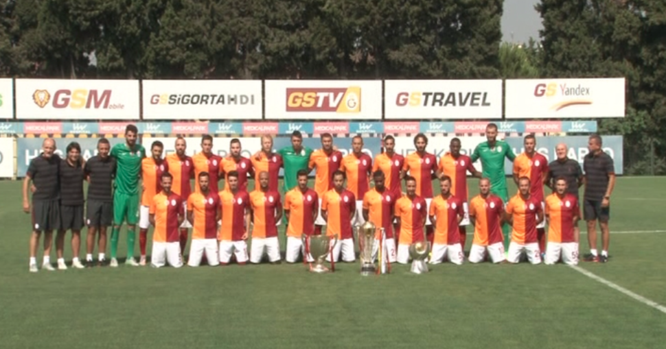 Galatasaray&#039;dan, 3 kupa ile kartpostal pozu