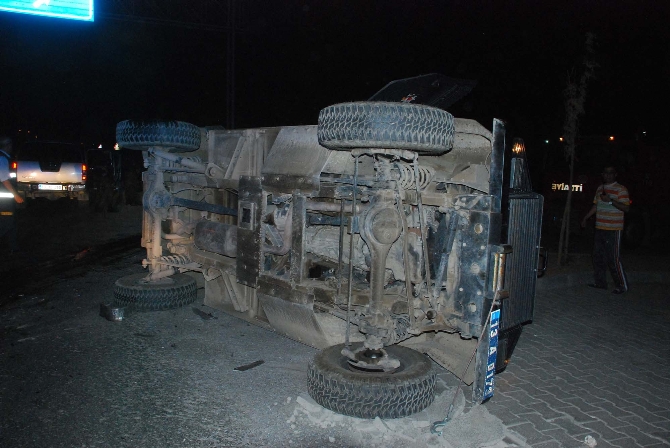 Polis noktasına saldırı ve zırhlı araçla kaza: 2’si polis 3 yaralı