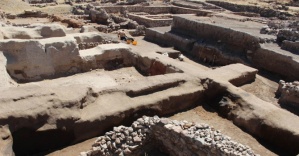 5 bin yıllık bina çamur sıvayla korunuyor