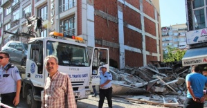 İstanbul’da 5 katlı bina çöktü: Enkaz altında 1 kişi var