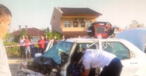 İzmir’de feci kaza: 2 ölü, 16 yaralı