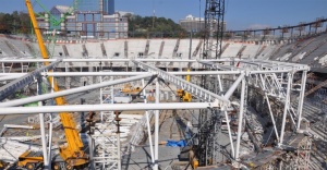 Vodafone Arena’da çatı iskeleti monte edildi