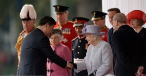 Çin Devlet Başkanını Kraliçe karşıladı