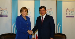 Davutoğlu, Merkel ile AB ve mültecileri konuştu