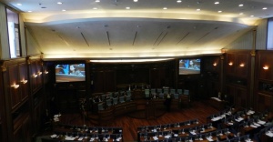 Kosova Meclisinde asayiş berkemal