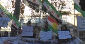 Viyana’da Esad karşıtı protesto