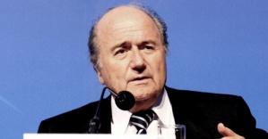 Blatter isyan etti