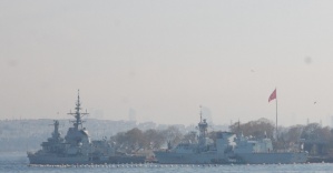 NATO gemileri Sarayburnu’na demirledi