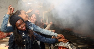 Yabancı öğrenciler ’Adana Kebabı’ yaptı