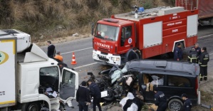 Antalya’da feci kaza: 3 ölü, 2 yaralı