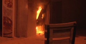 Başbakanlık Ofisi karşısında yangın