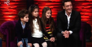 Çocuklara Mesut Özil süprizi: Onlarla Türkçe sohbet etti