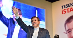 Davutoğlu’ndan malûm akademisyen taifesine tepki