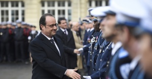 Hollande: Terör yanlısı 50 yabancı yakalandı