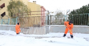 İstanbul’da kırmızı alarm: Ekipler kar nöbetinde