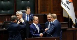 Belediye Başkanları MHP’den AK Parti’ye geçti: Rozetleri Davutoğlu taktı