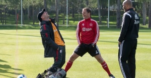 Sneijder sürpriz ziyaret