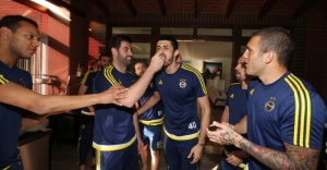 Fenerbahçe’de derbi öncesi kutlama
