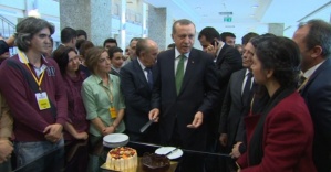 Gazetecilerden Erdoğan’a doğum günü sürprizi
