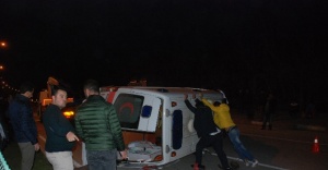 Hasta taşıyan ambulans kazaya karıştı: 6 yaralı