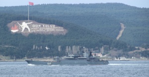 İki Rus gemisi Boğaz’dan geçti