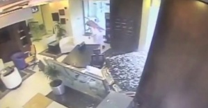 Ofiste çalışan adama ilginç sürpriz