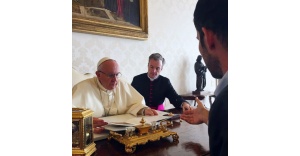 Papa İnstagram’ın CEO’su ile görüştü