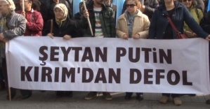 Rusya Konsolosluğu önünde Kırım protestosu